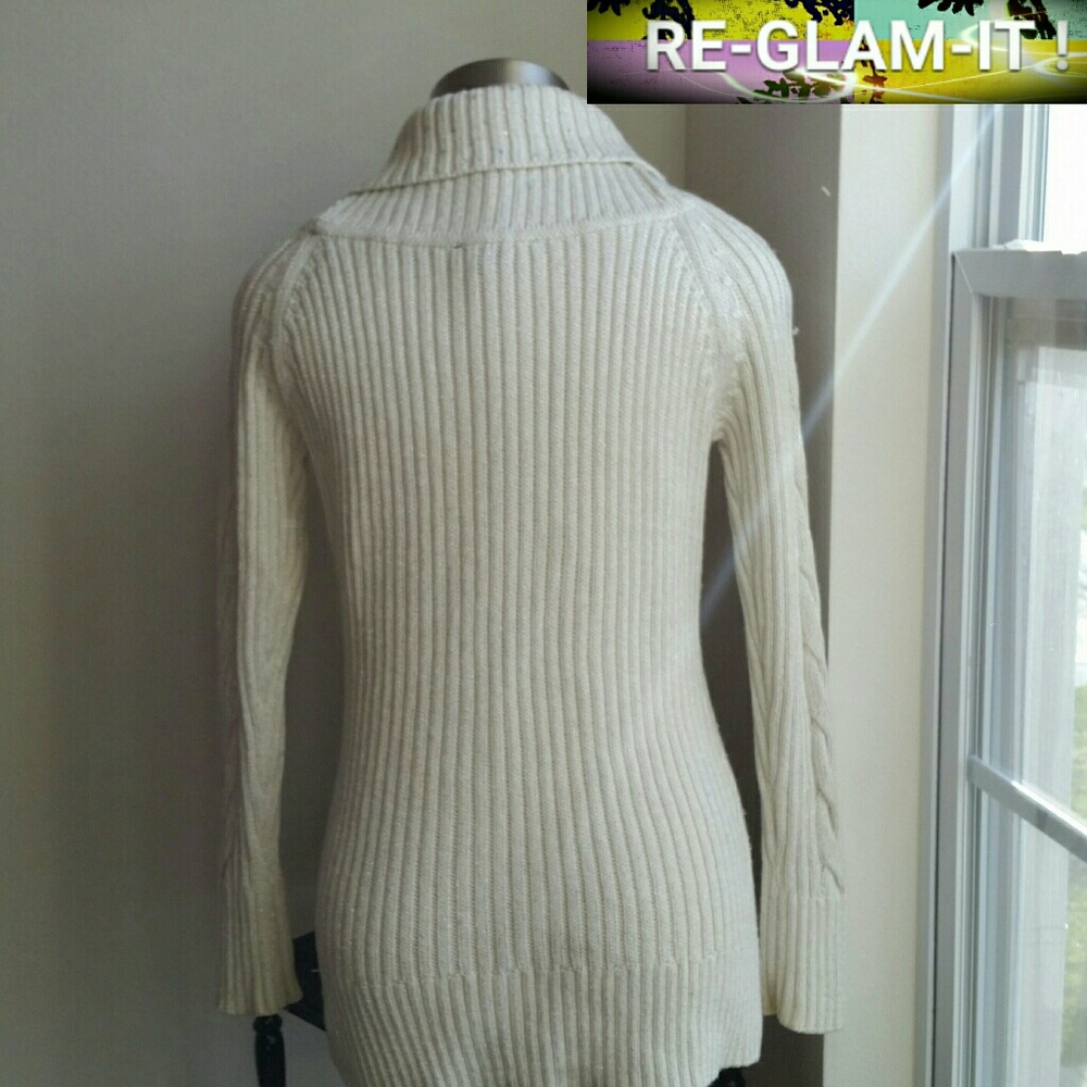 WHBM....IVORY ..LONG SWEATER TYPE.. - Picture 2 of 8